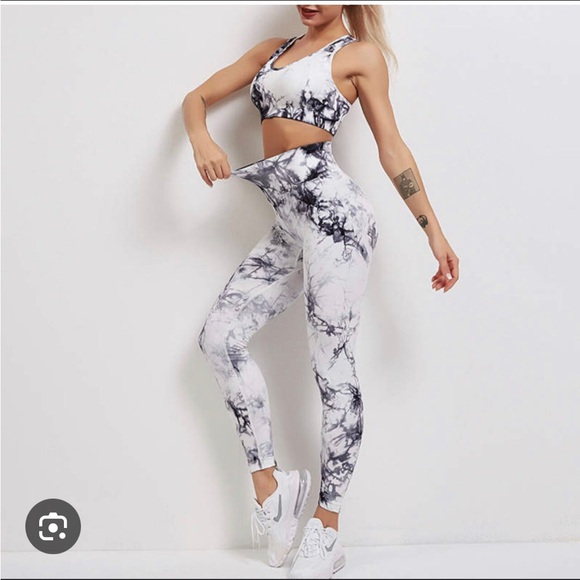 NWOT- Fitness Swank- Workout Set- Sz Lrg- Blk & Wht Marble (GymShark Comparable) - Picture 1 of 10